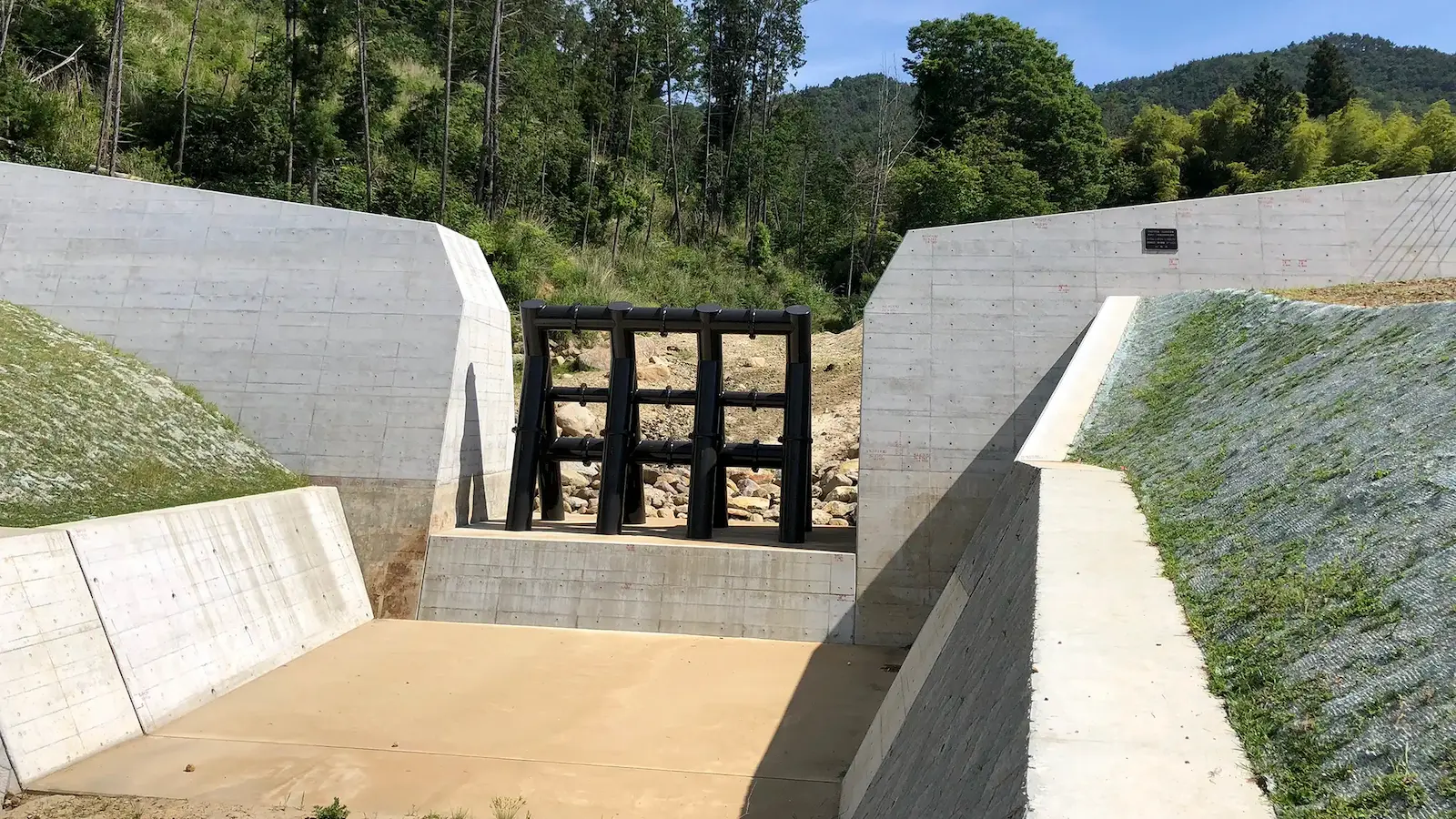 宮作沢砂防堰堤（不透過型）